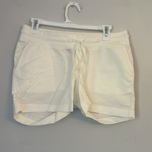 GAP Maternity White Linen Shorts Size XS NWOT